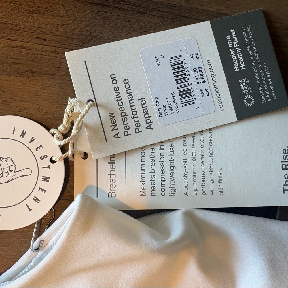 NWT Vuori Daily Crop Medium - Picture 4 of 6